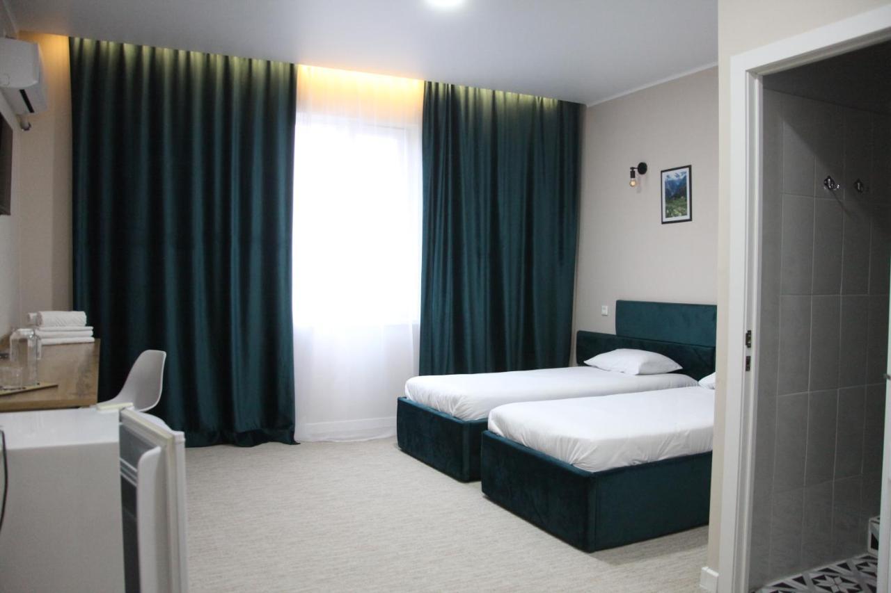 Hotel Jardin Aktobe Exterior foto